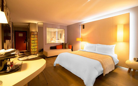 mer1906gr 163104 Panoramic room by night 1 