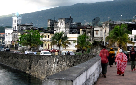 1280px Moroni harbour 2