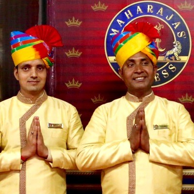 maharaja-express-staff